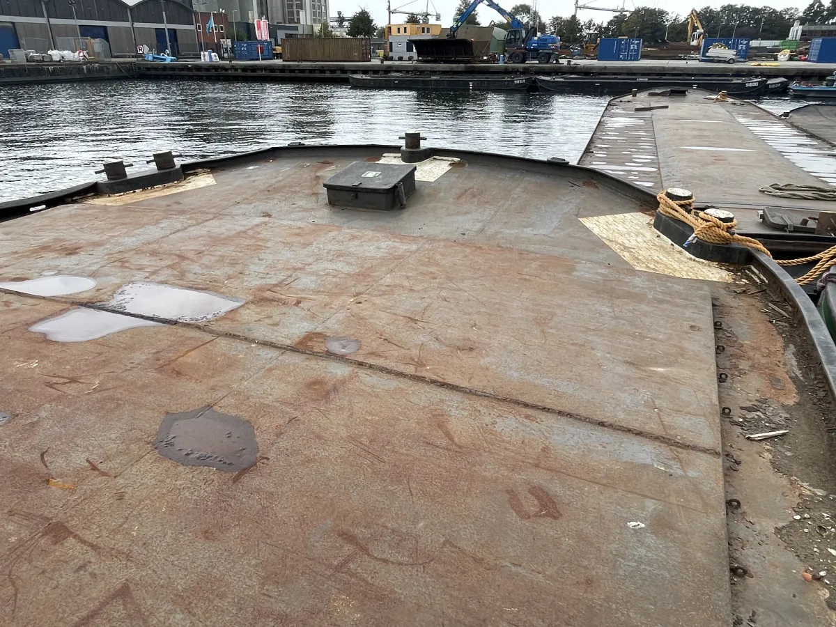 Staal Werkboot Dekschuit 600