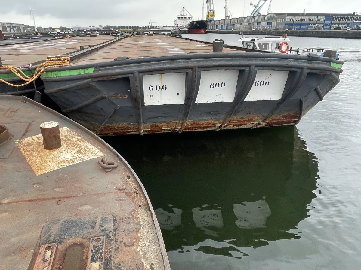 Staal Werkboot Dekschuit 600