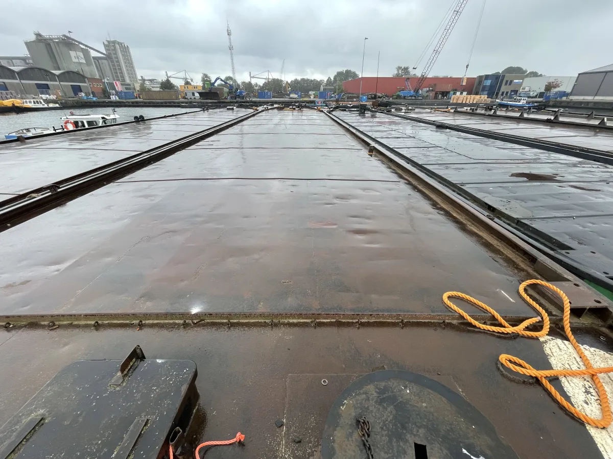 Staal Werkboot Dekschuit 2600