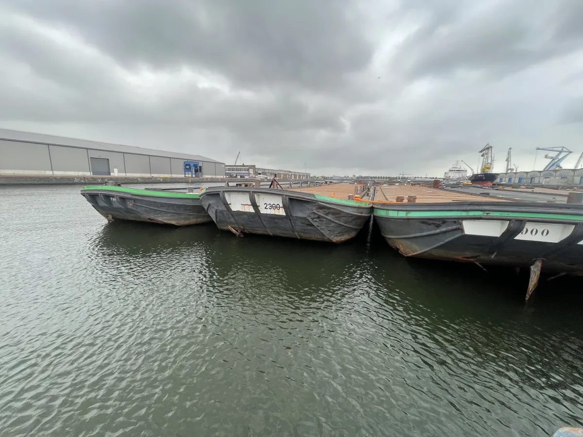 Staal Werkboot Dekschuit 2300