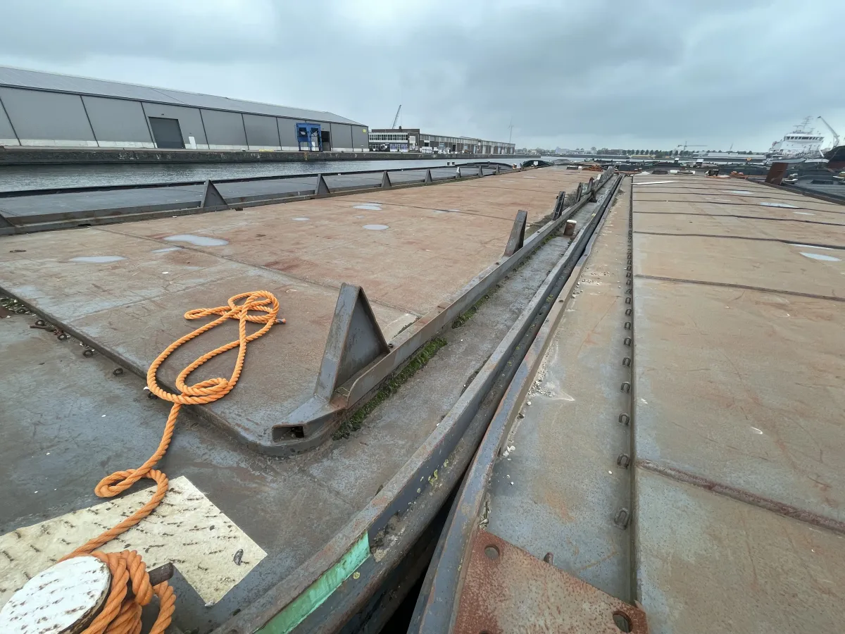 Staal Werkboot Dekschuit 2300