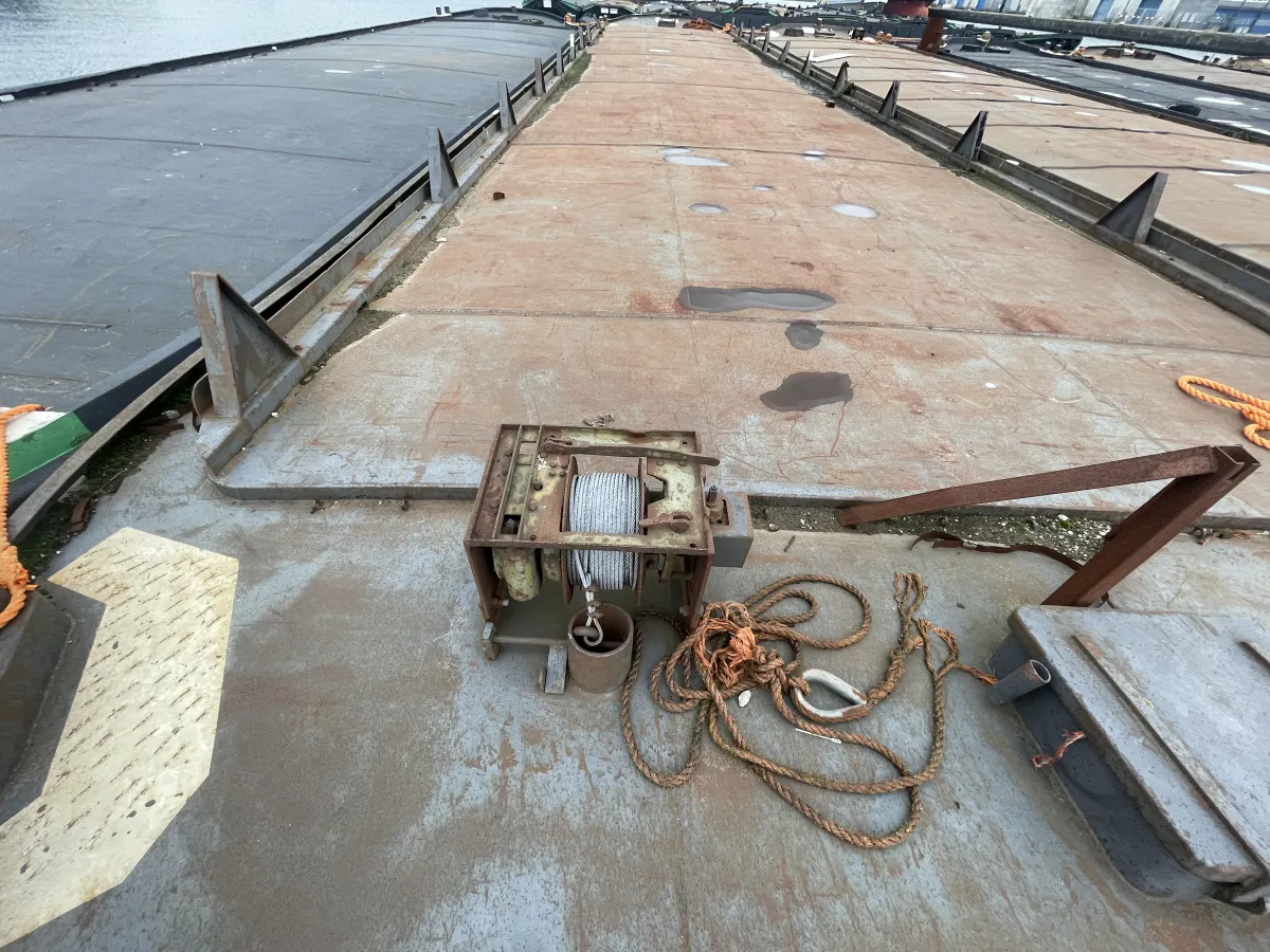 Staal Werkboot Dekschuit 2300