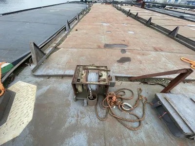 Staal Werkboot Dekschuit 2300 Foto 11