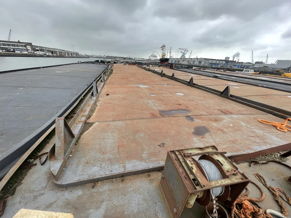 Staal Werkboot Dekschuit 2300