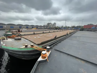 Staal Werkboot Dekschuit 2300 Foto 15