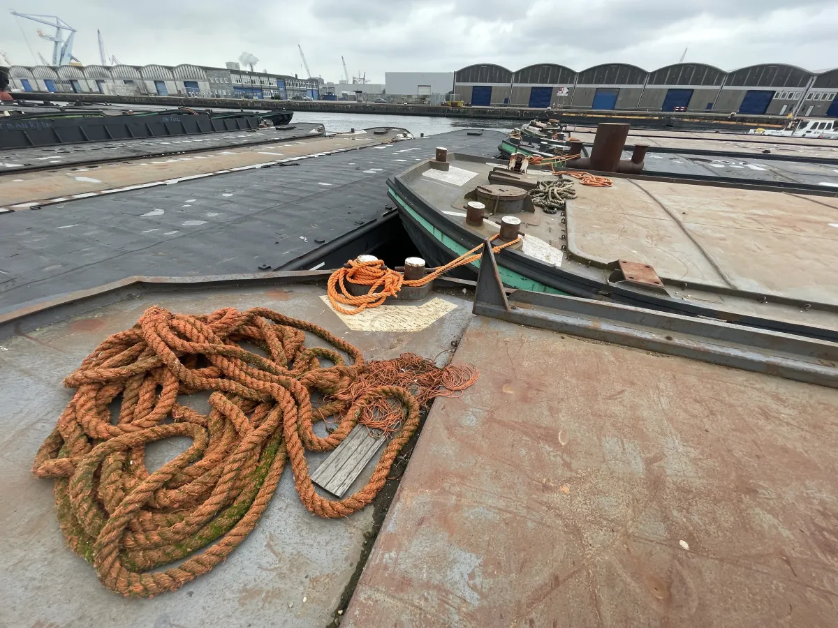 Staal Werkboot Dekschuit 2300