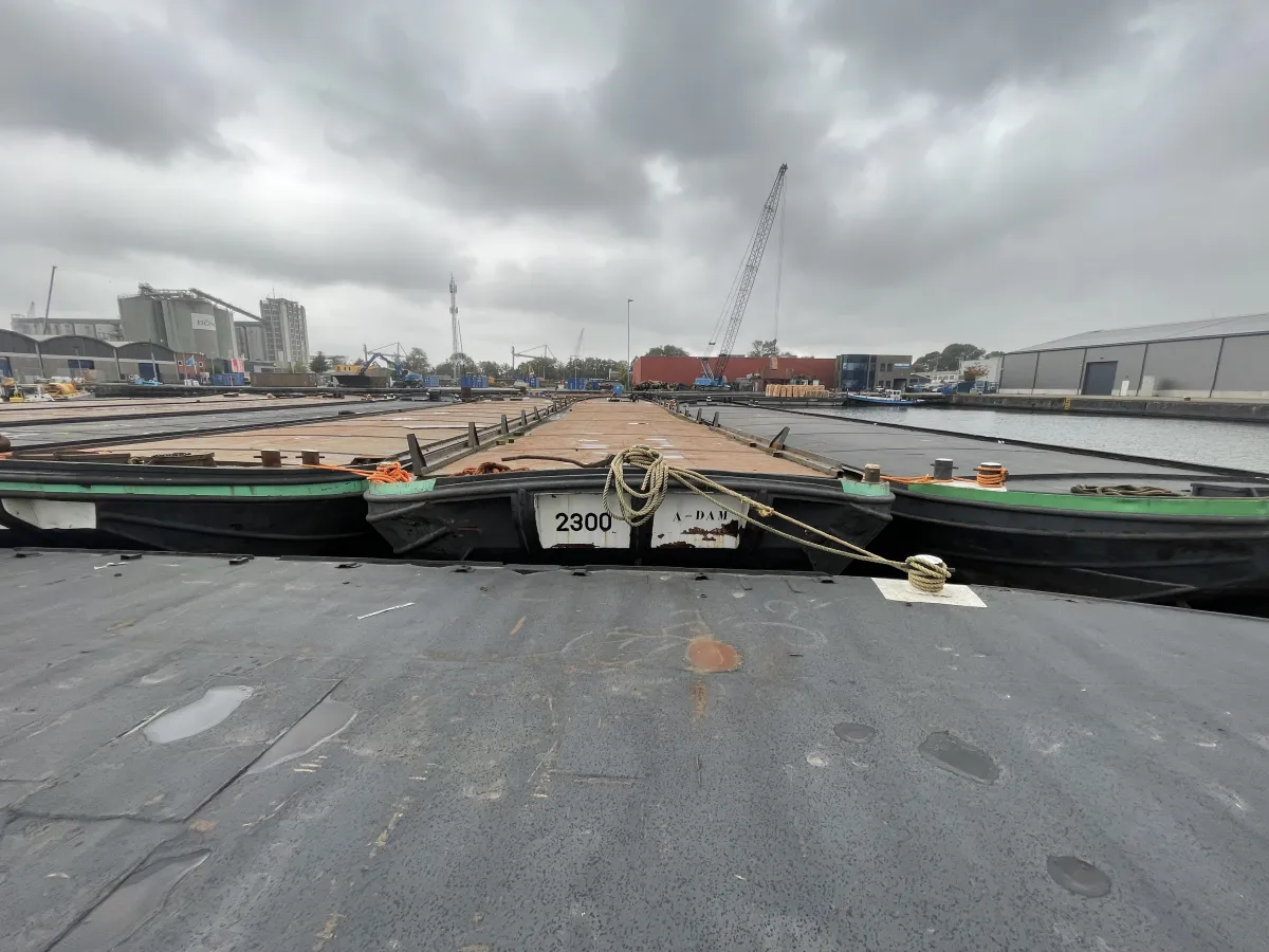 Staal Werkboot Dekschuit 2300