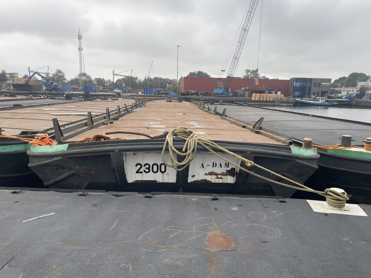 Staal Werkboot Dekschuit 2300