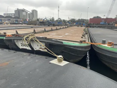 Staal Werkboot Dekschuit 2300 Foto 21