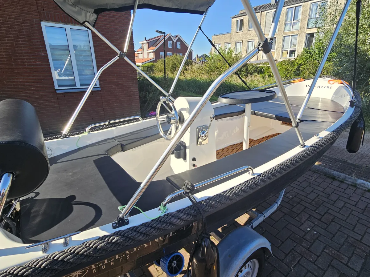 Polyester Sloep Elegance 430
