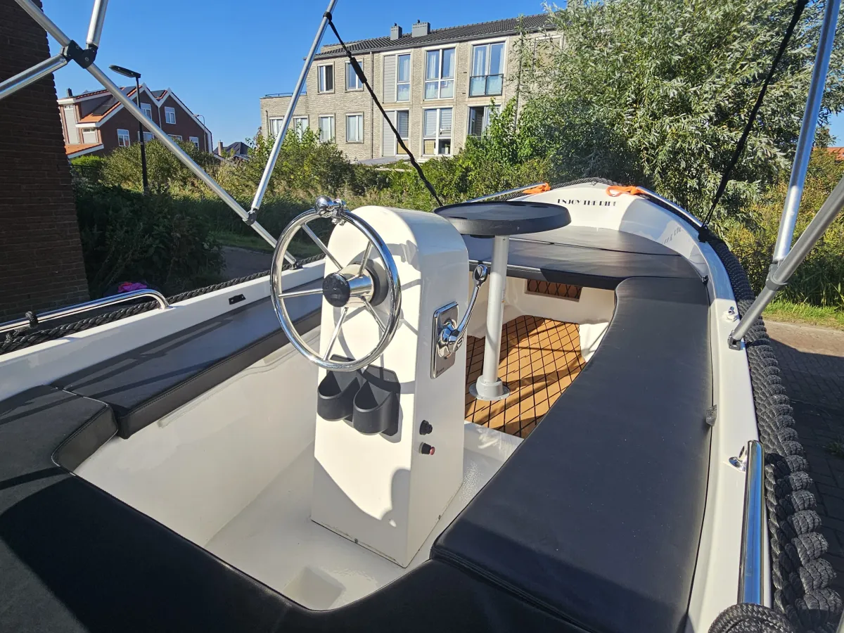 Polyester Sloep Elegance 430