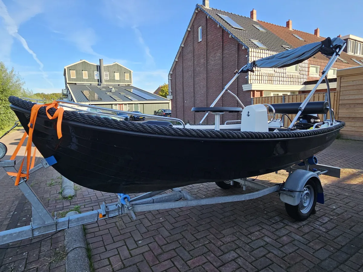 Polyester Sloep Elegance 430