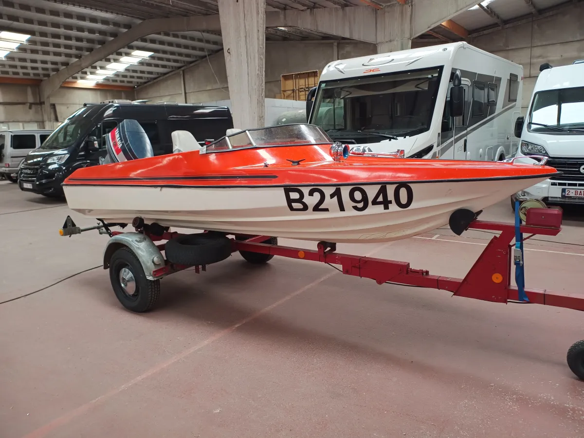 Polyester Speedboat Callista Run