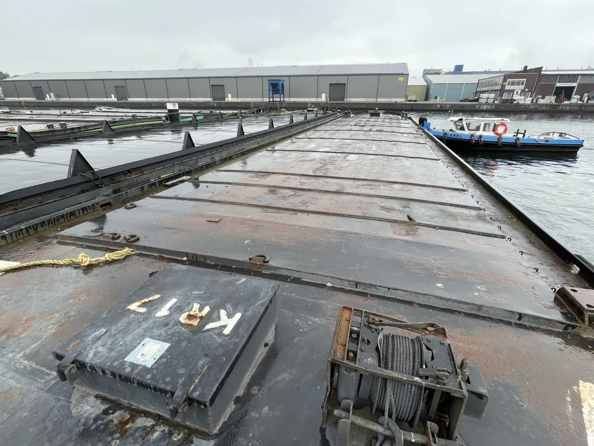 Staal Werkboot Dekschuit KR17