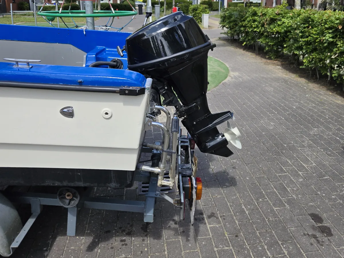 Polyester Console boat Allmarine 430