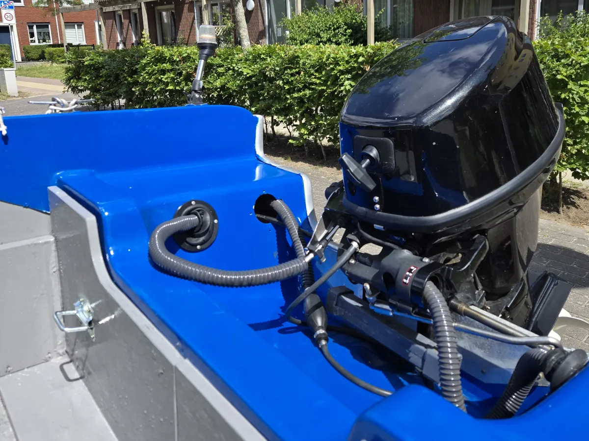 Polyester Console boat Allmarine 430