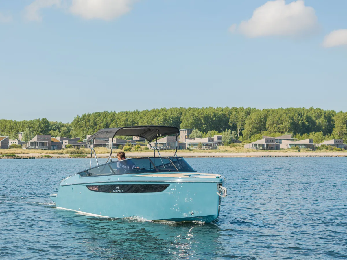 Polyester Motorboat Cranchi E26 Classic
