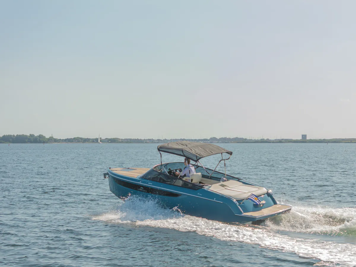 Polyester Motorboat Cranchi E26 Classic