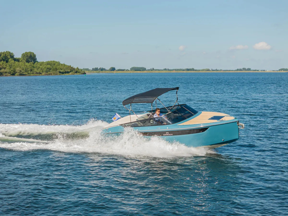 Polyester Motorboat Cranchi E26 Classic