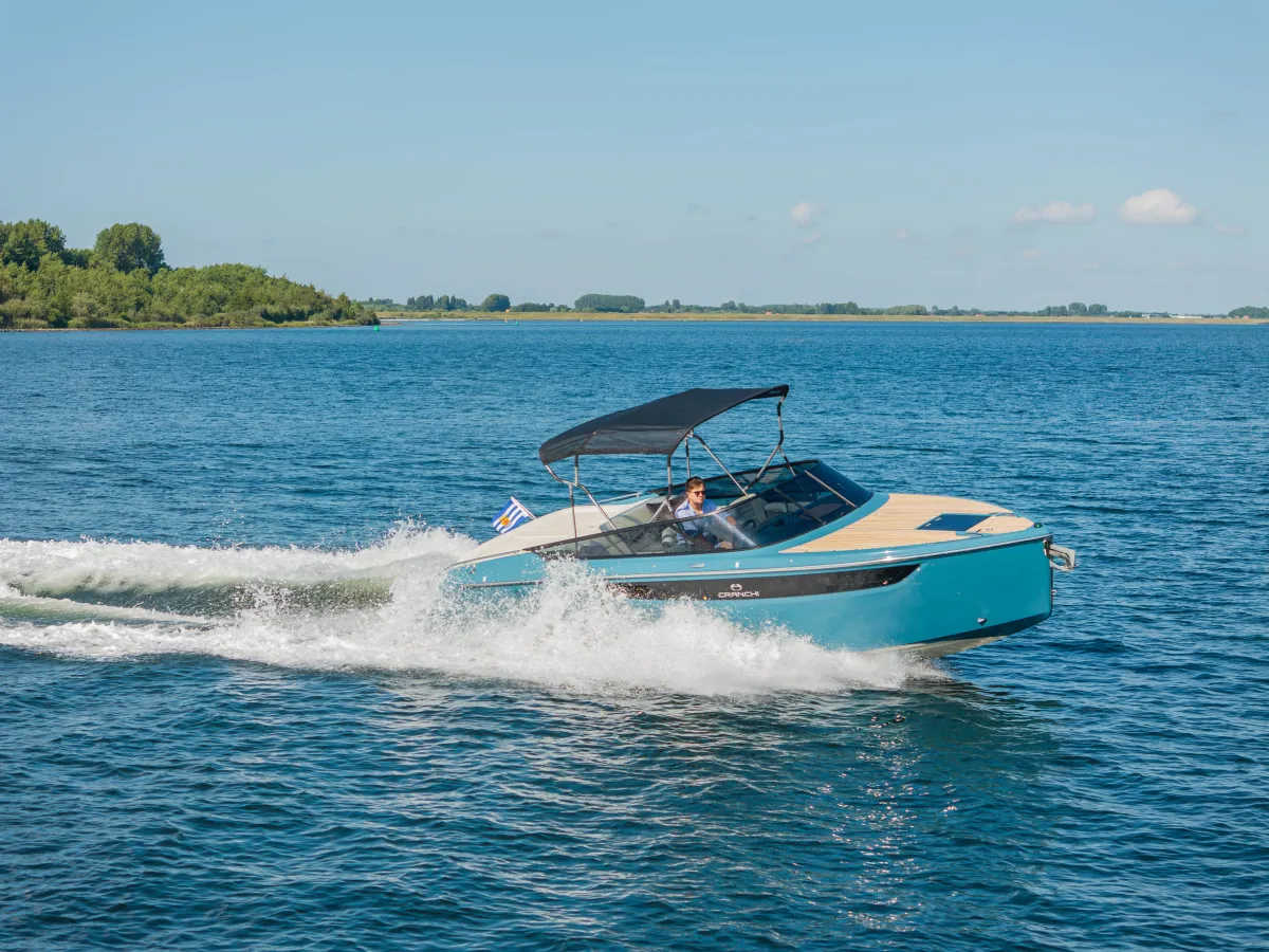 Polyester Motorboat Cranchi E26 Classic