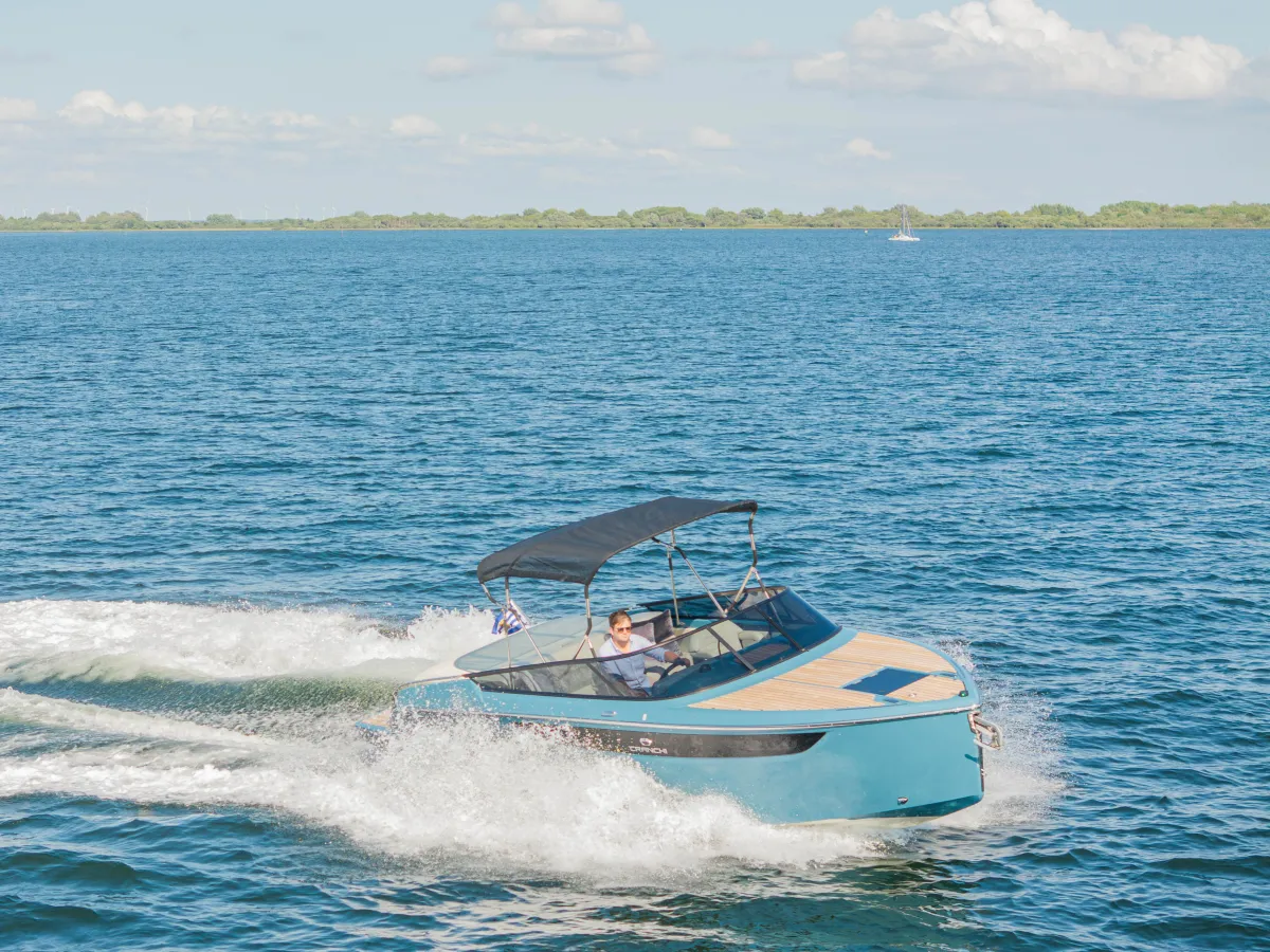 Polyester Motorboat Cranchi E26 Classic