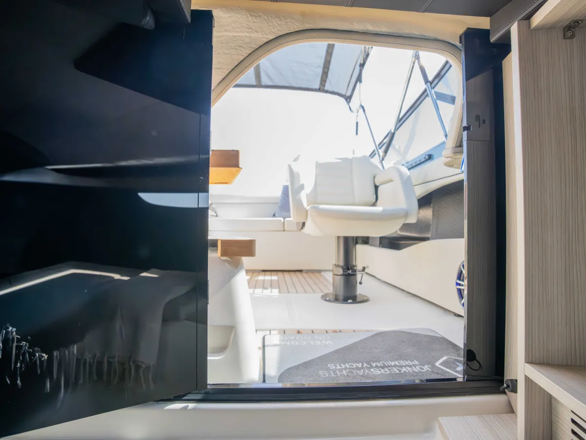 Polyester Motorboat Cranchi E26 Classic