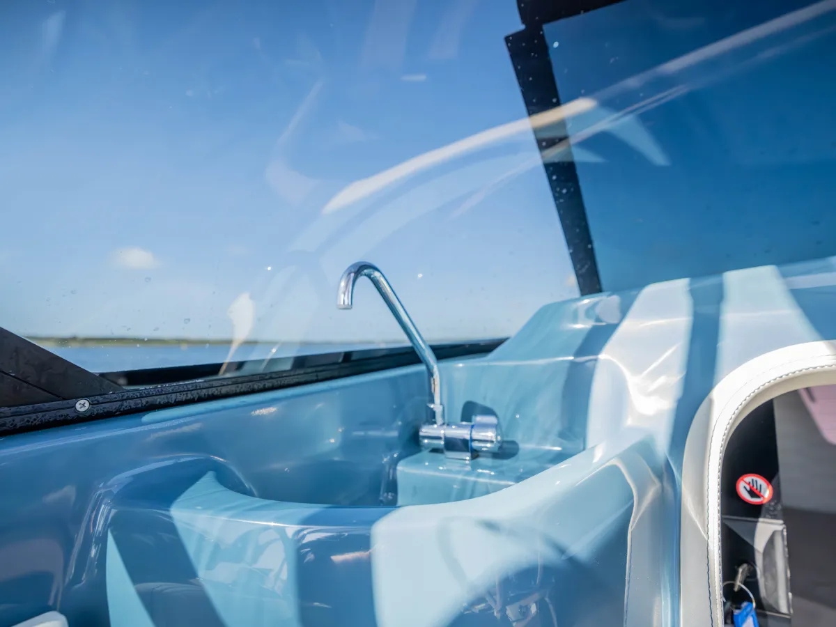Polyester Motorboat Cranchi E26 Classic