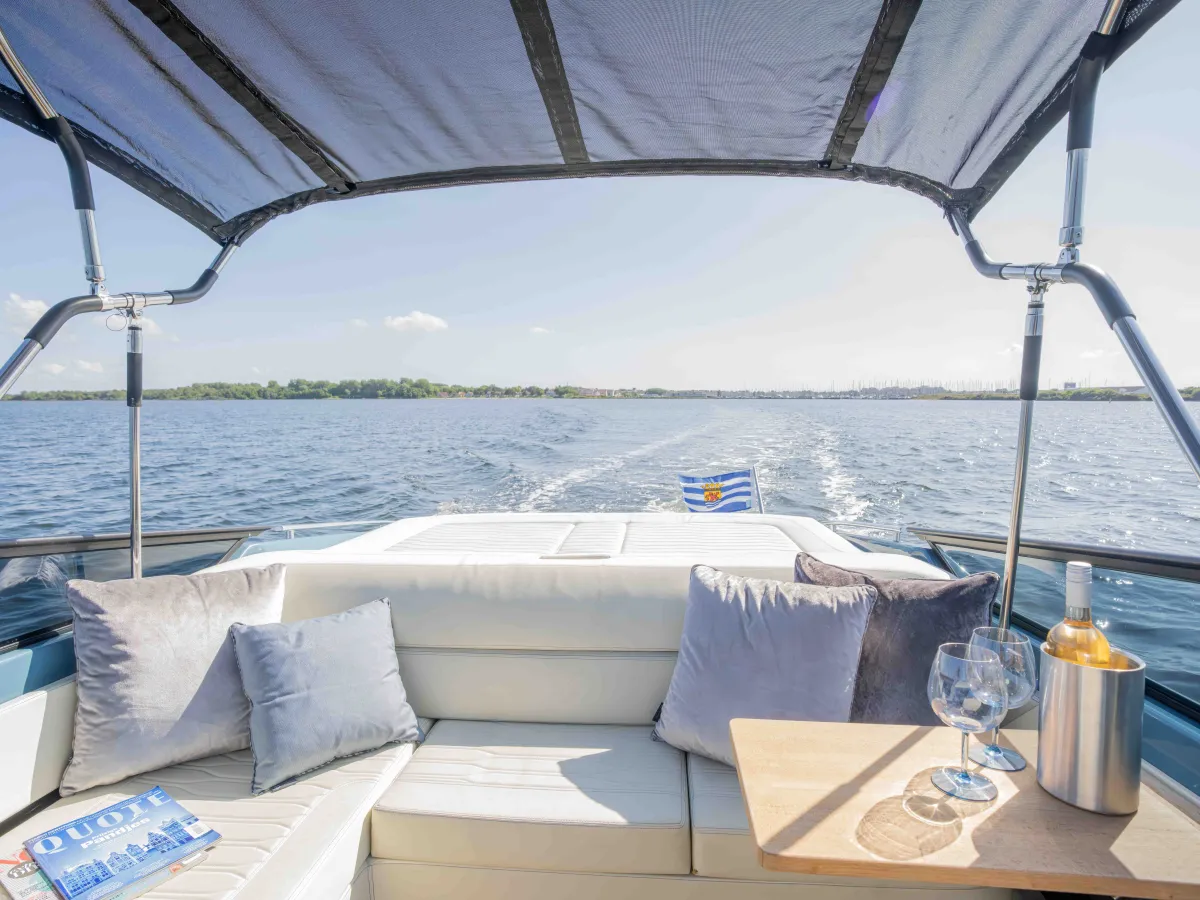 Polyester Motorboat Cranchi E26 Classic