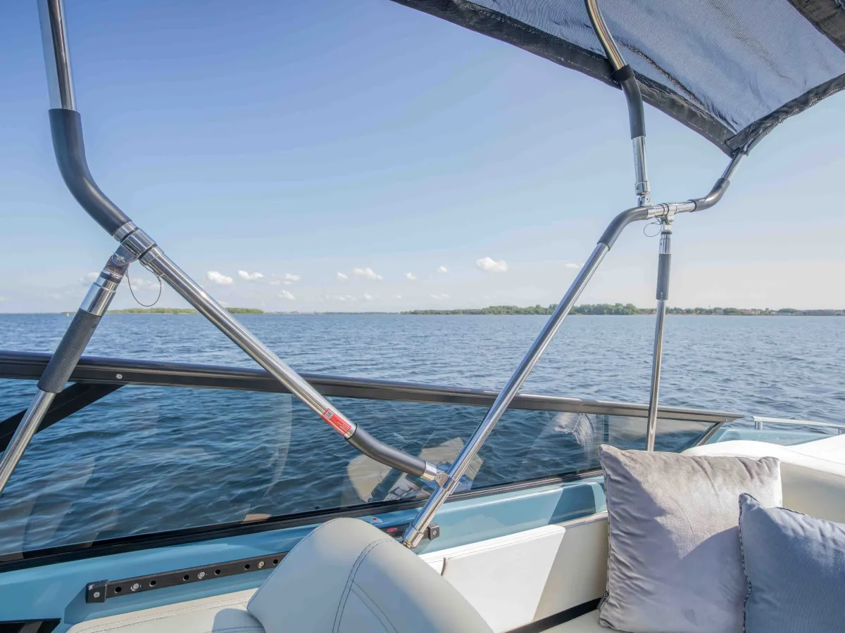 Polyester Motorboat Cranchi E26 Classic