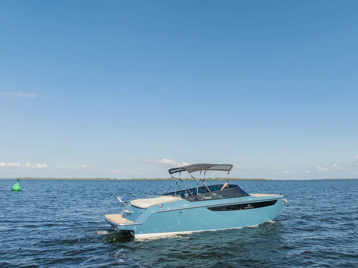 Polyester Motorboat Cranchi E26 Classic