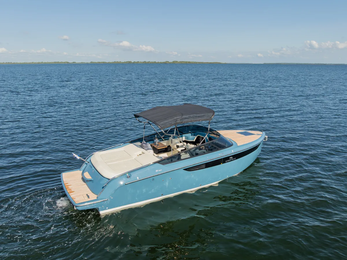 Polyester Motorboat Cranchi E26 Classic
