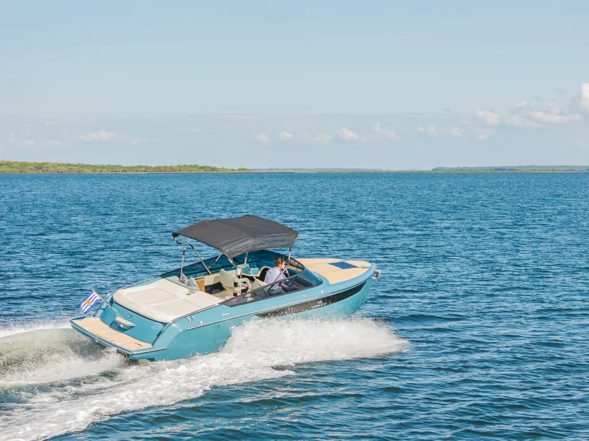 Polyester Motorboat Cranchi E26 Classic