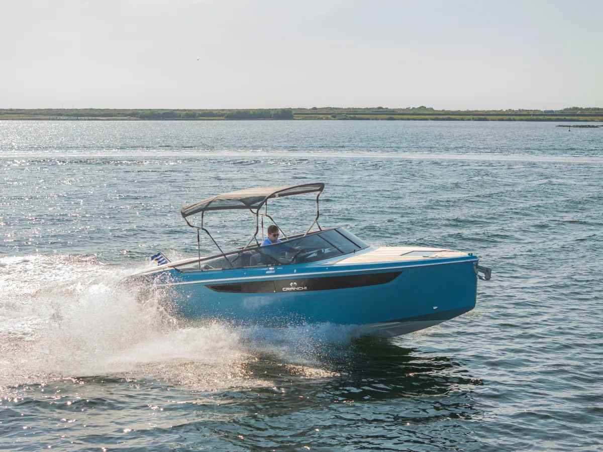 Polyester Motorboat Cranchi E26 Classic