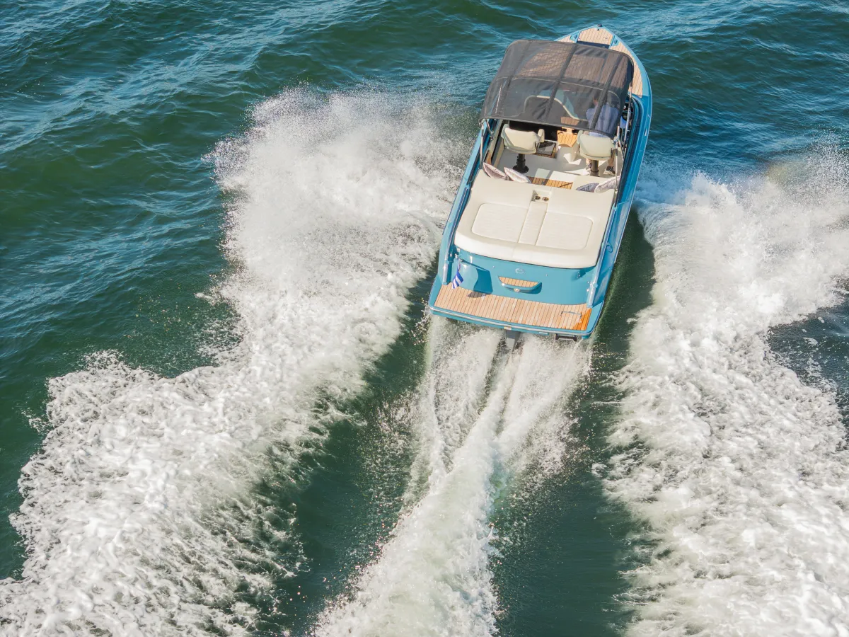 Polyester Motorboat Cranchi E26 Classic