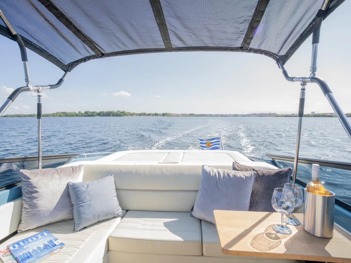 Polyester Motorboat Cranchi E26 Classic