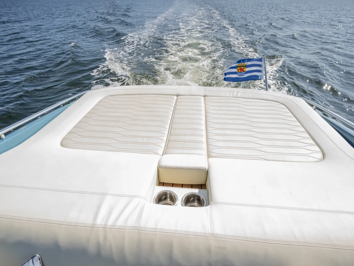 Polyester Motorboat Cranchi E26 Classic