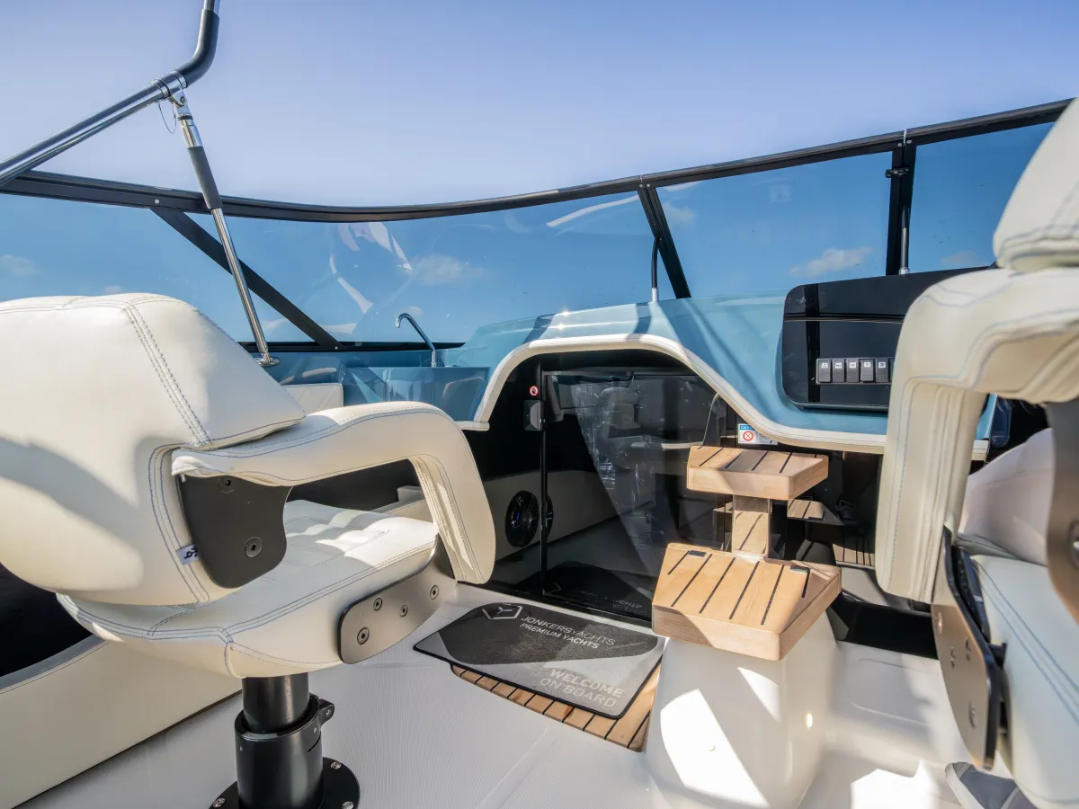Polyester Motorboat Cranchi E26 Classic