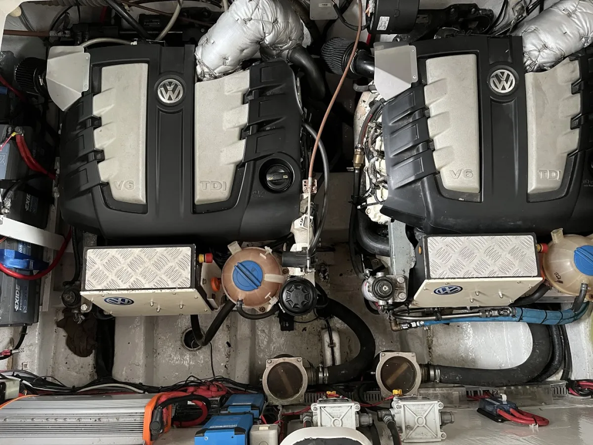 Polyester Motorboot Fairline Targa 29