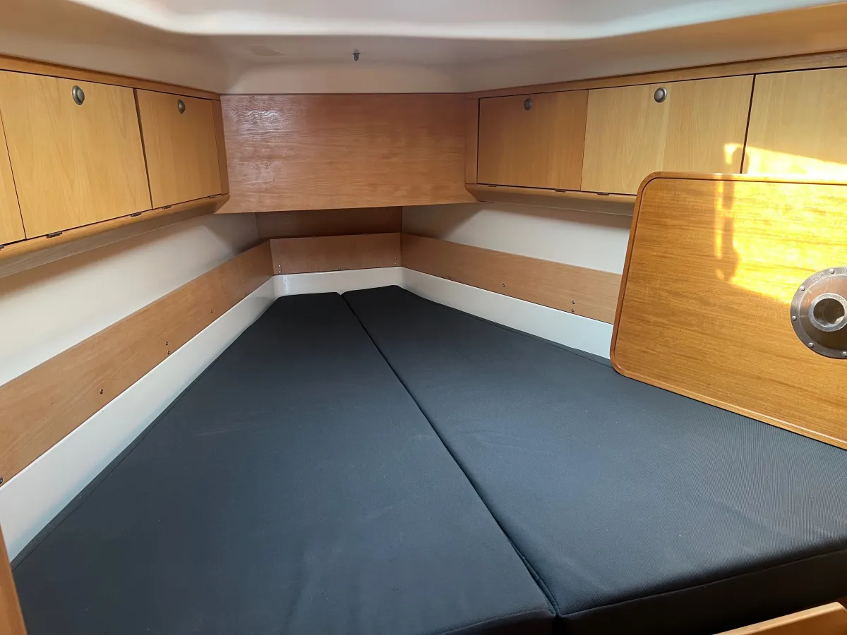 Polyester Sailboat Etap 39s