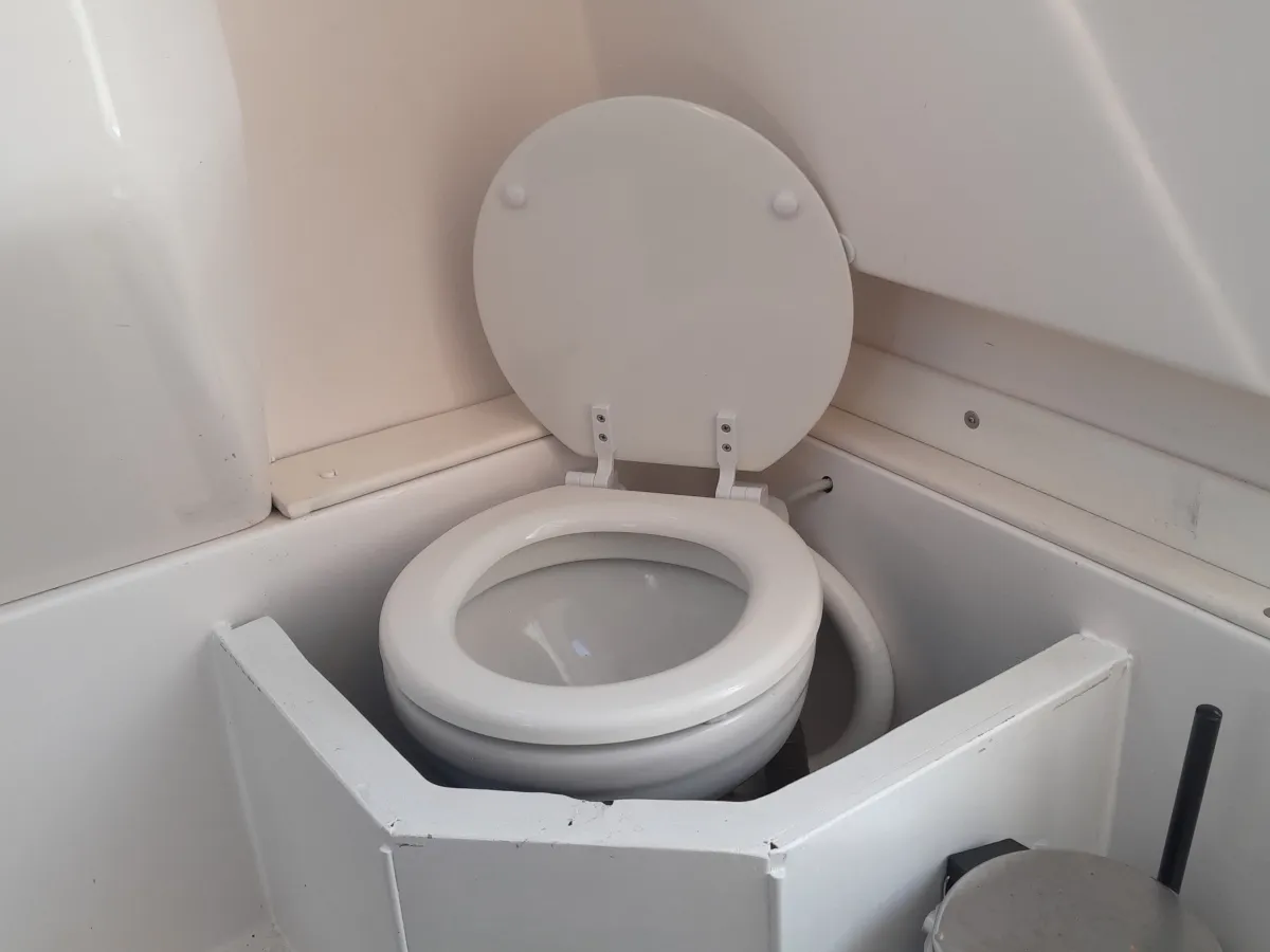 Polyester Console boat Technomariner Stealth Mythos