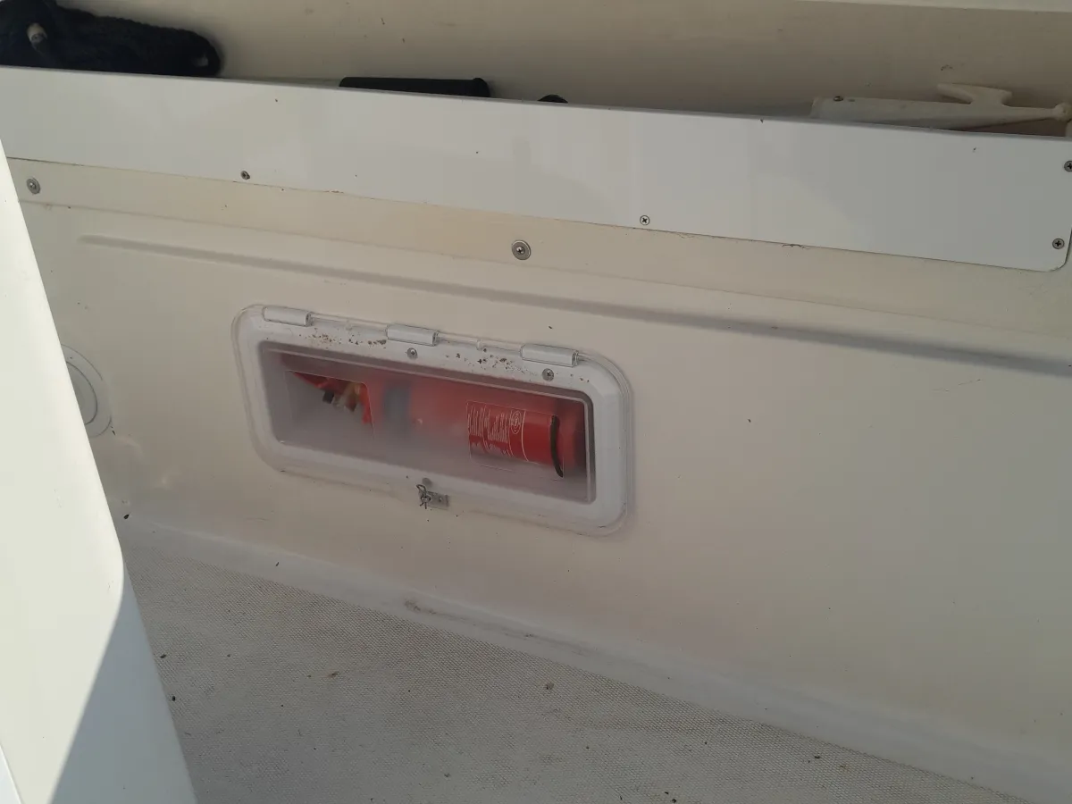 Polyester Console boat Technomariner Stealth Mythos
