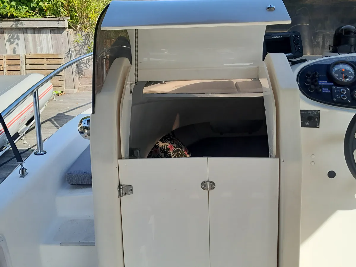 Polyester Console boat Technomariner Stealth Mythos