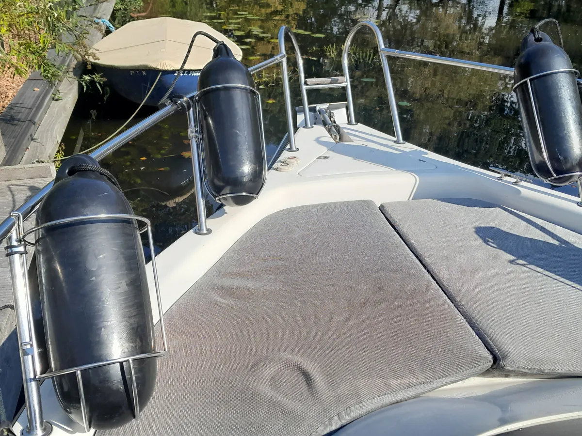 Polyester Console boat Technomariner Stealth Mythos