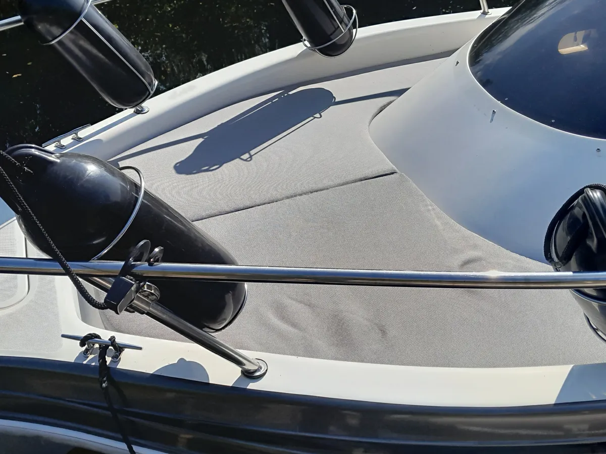 Polyester Console boat Technomariner Stealth Mythos
