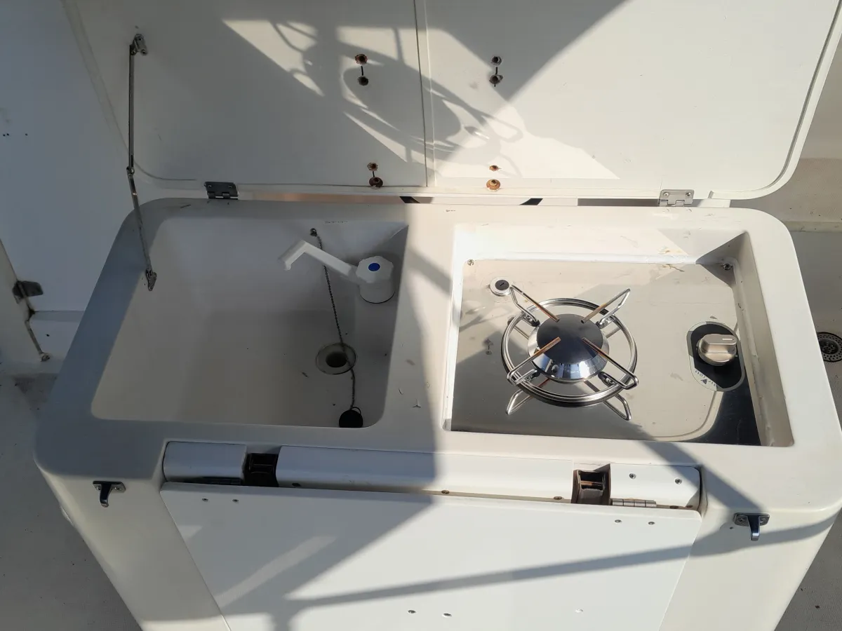 Polyester Console boat Technomariner Stealth Mythos