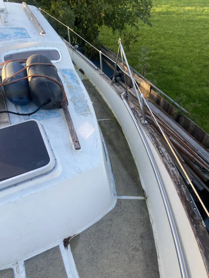 Polyester Sailboat Fisher Freeward 25