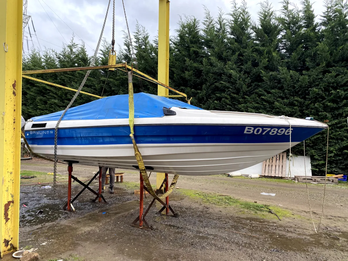 Polyester Speedboot Bayliner 1851 Capri sport