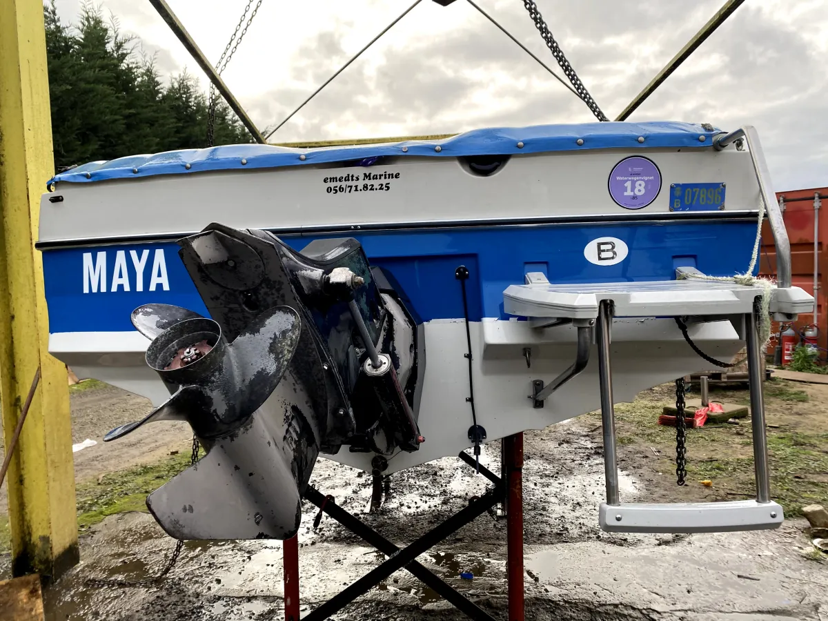 Polyester Speedboot Bayliner 1851 Capri sport