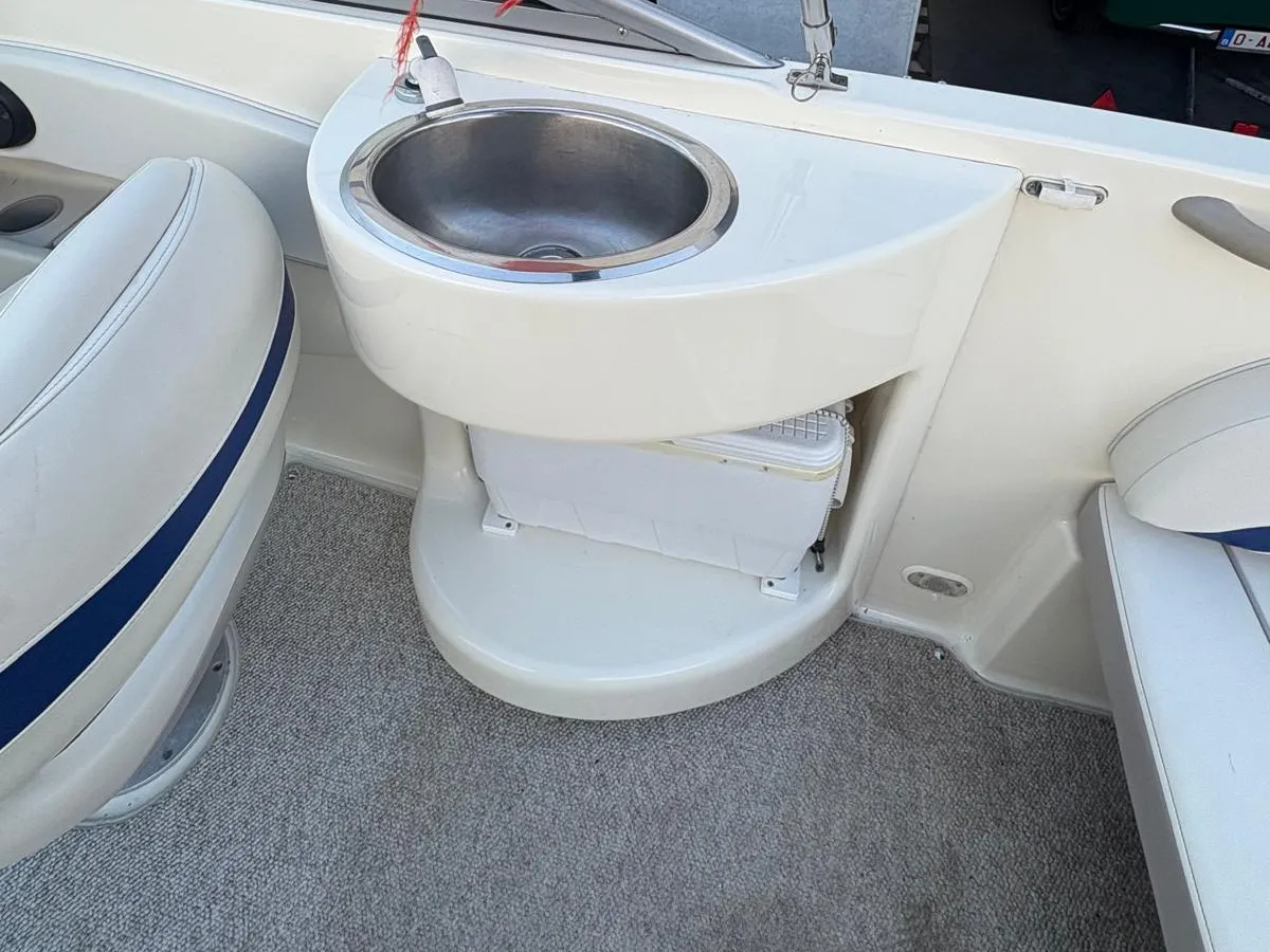 Polyester Motorboot Maxum 2400SC