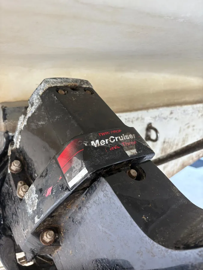 Polyester Motorboot Maxum 2400SC